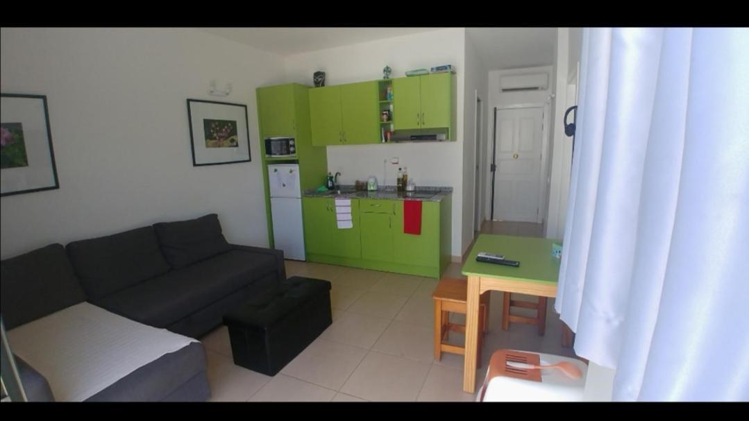 Private Room & Sunny Terrace San Bartolomé Εξωτερικό φωτογραφία